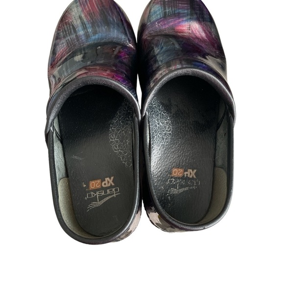 Dansko XP 2.0 Color Sweep Patent Clogs - Picture 6 of 7